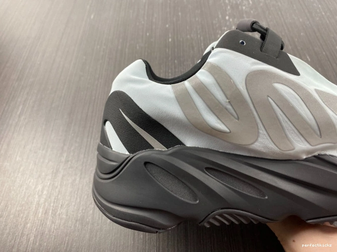 Boost GZ0711 Tint 700 Blue MNVN Adidas Yeezy 0804